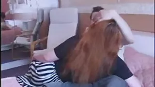 Enxada loira mal-hum ...