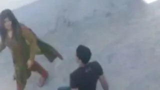 Petite namorada Hail ...
