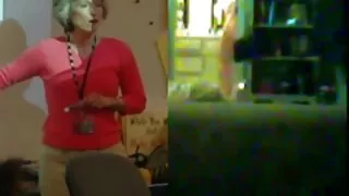 Morena com peitos gr ...